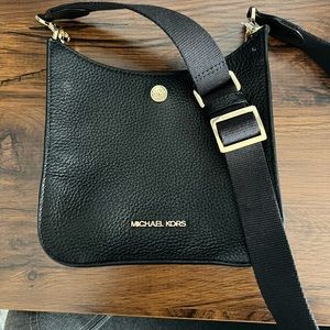 Michael Kors pebble black crossbody purse
